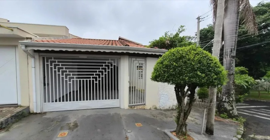 Casa de 3 quartos com área gourmet no Jardim Moacyr Arruda